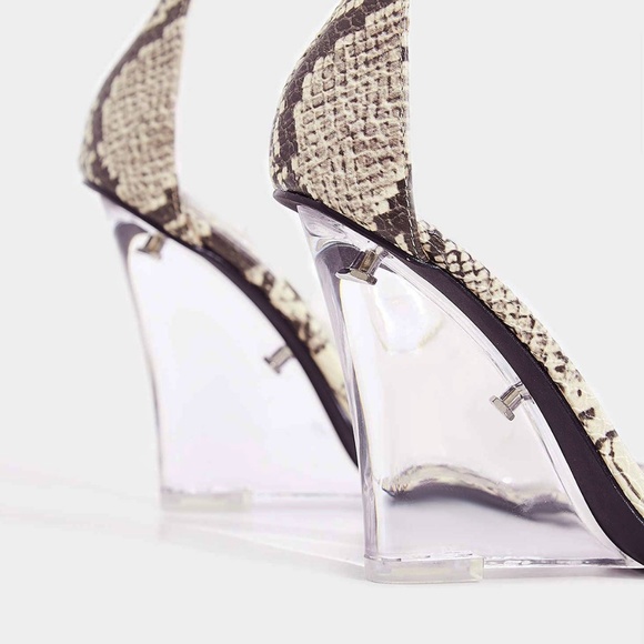 SZ 6 Snake Clear Open Toe Wedge Sandal Ankle Strap - Picture 6 of 7